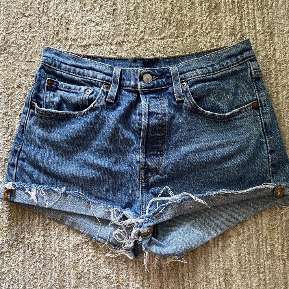 501 Levi's Classic Blue Jean shorts with Leather Patch